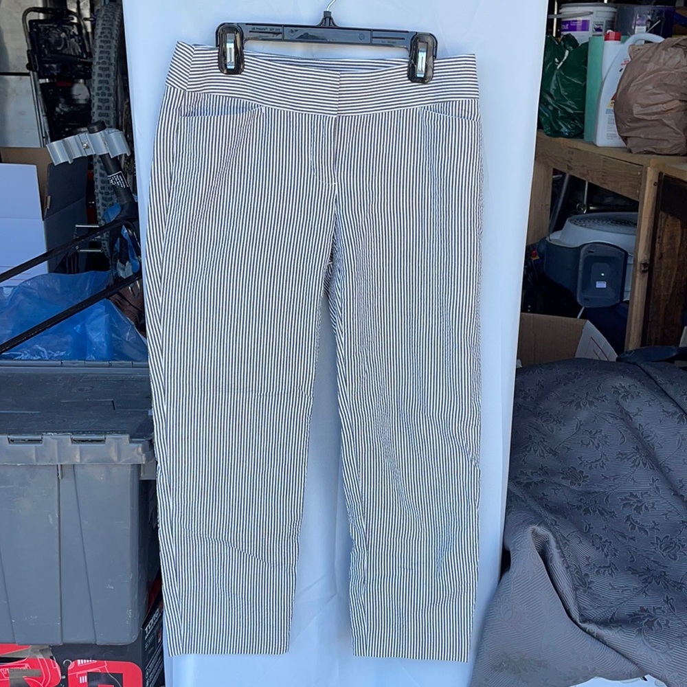 Women’s seersucker capri pants size 00P.